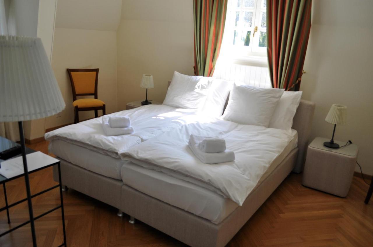 Domaine De Mont-Renaud Hotel Boncourt Bagian luar foto
