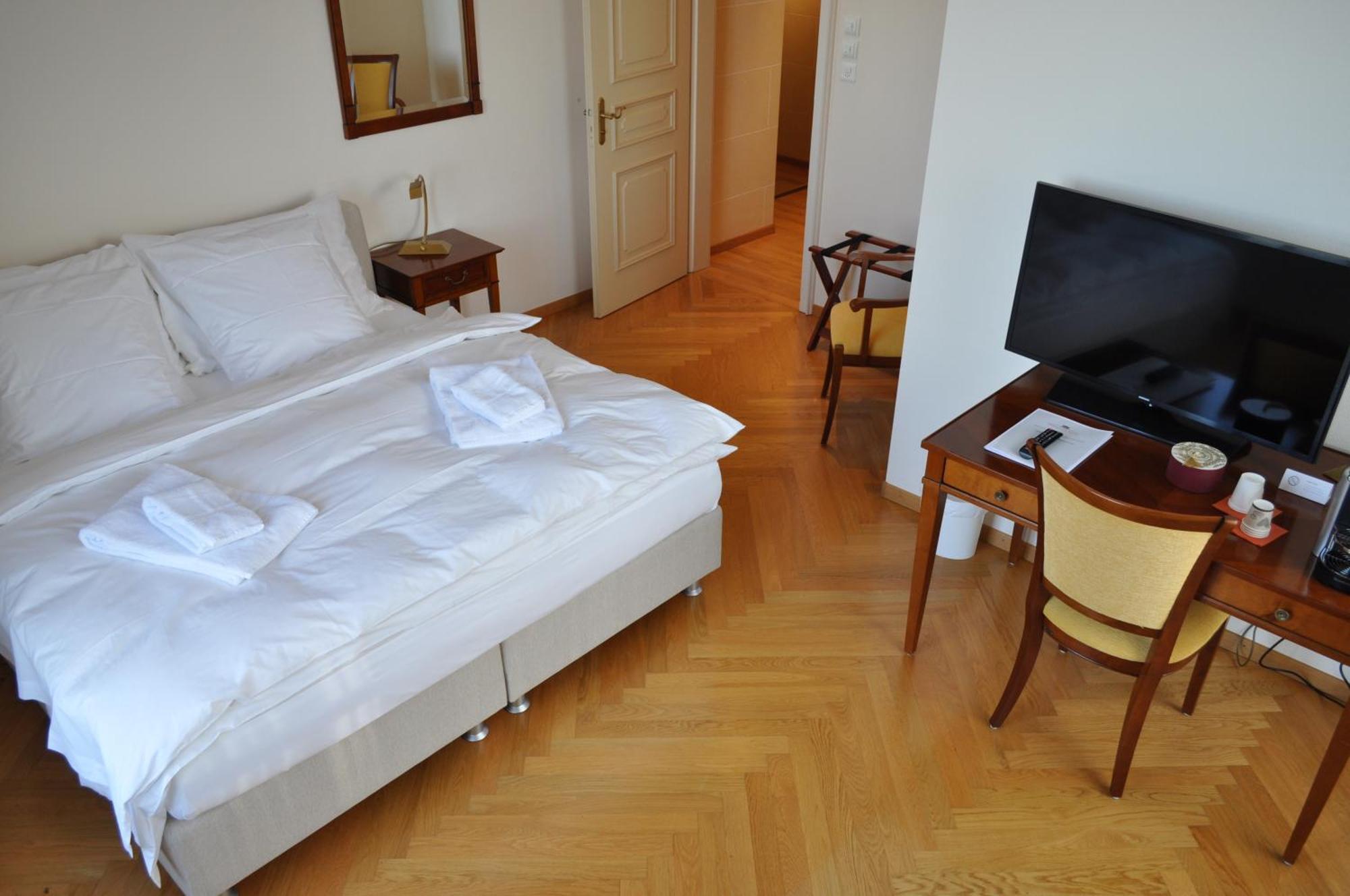 Domaine De Mont-Renaud Hotel Boncourt Ruang foto